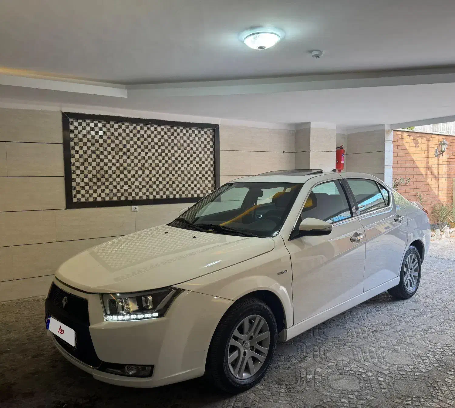 دنا پلاس مدل 97 فول سانروف دار.داخل دو رنگ|خودرو سواری و وانت|سنندج, |دیوار