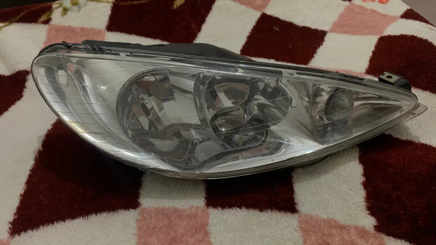 چراغ|لامپ و چراغ|میانه, |دیوار