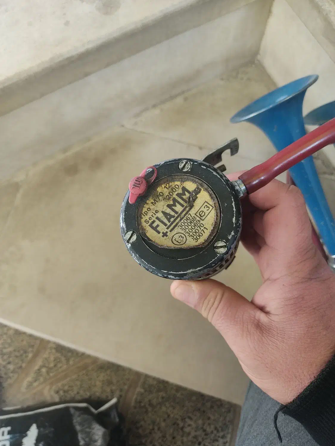 بوق دولول|قطعات یدکی و لوازم جانبی|اصفهان, دوطفلان|دیوار