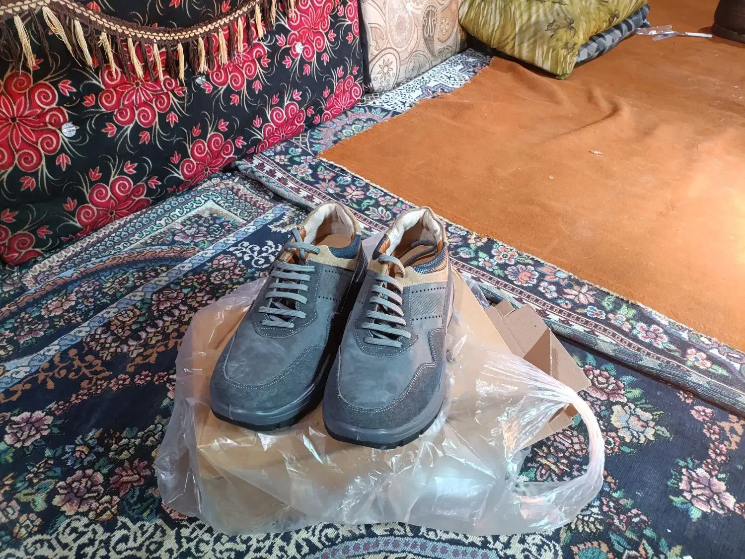 فروش کفش کوهنوردی|کیف، کفش، کمربند|سراوان, |دیوار