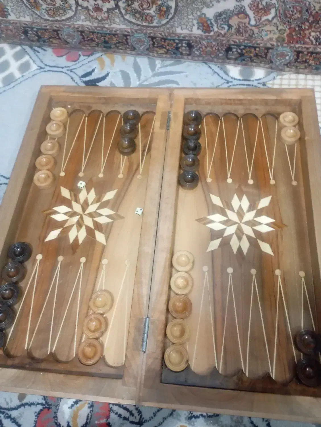 تخته نرد در حد نو|کلکسیون اشیاء عتیقه|سنندج, |دیوار