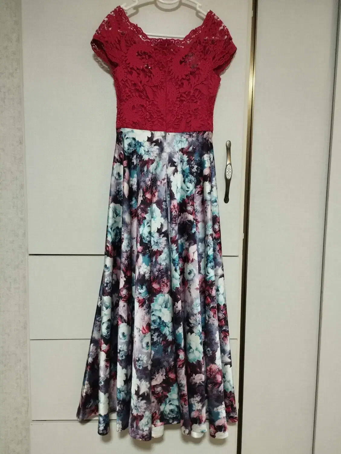 دو عدد پیراهن مجلسی دخترانه|لباس|همدان, |دیوار