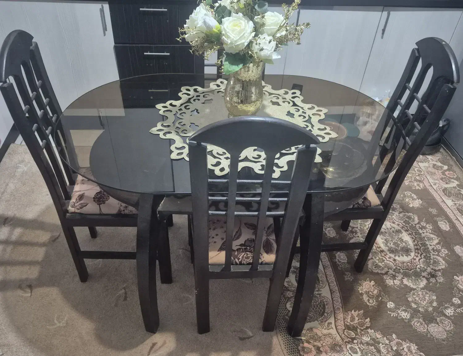 ناهار خوری ۴نفره چوب|میز و صندلی غذاخوری|مشهد, الهیه|دیوار