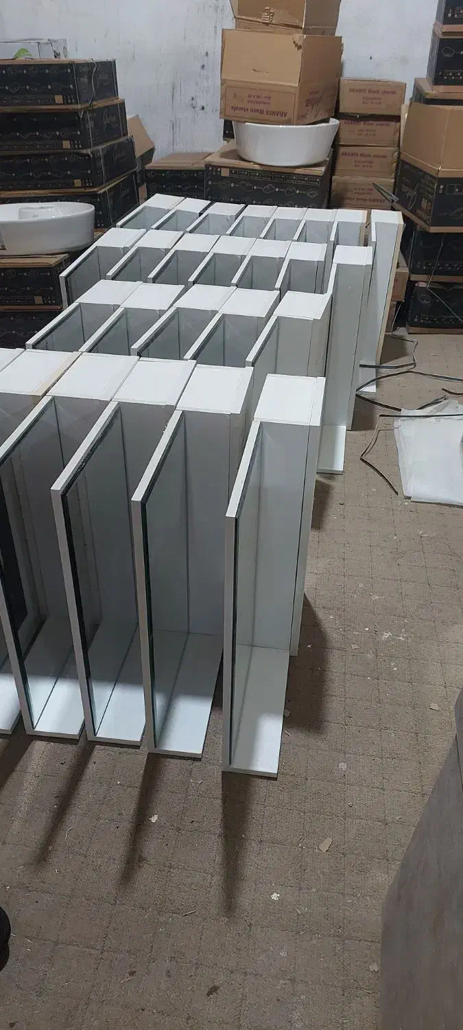 روشویی با آینه و باکس|لوازم سرویس بهداشتی|اصفهان, آهنگران|دیوار