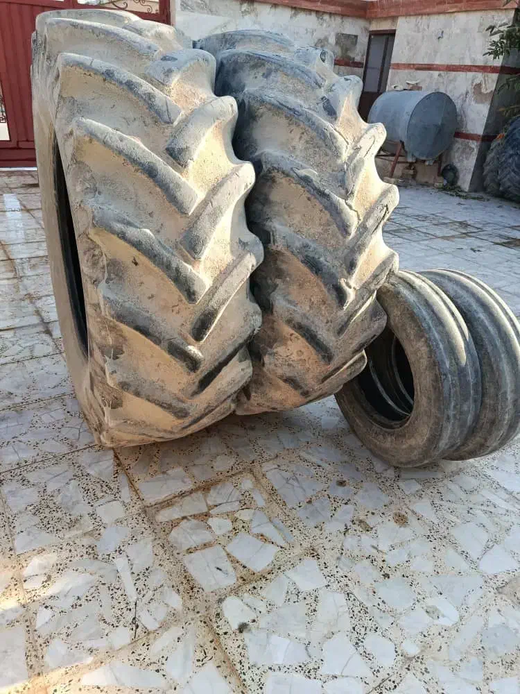 لاستیک تراکتور چهار سیلندر و شش سیلندر در شیراز|قطعات یدکی و لوازم جانبی|زاهدان, |دیوار