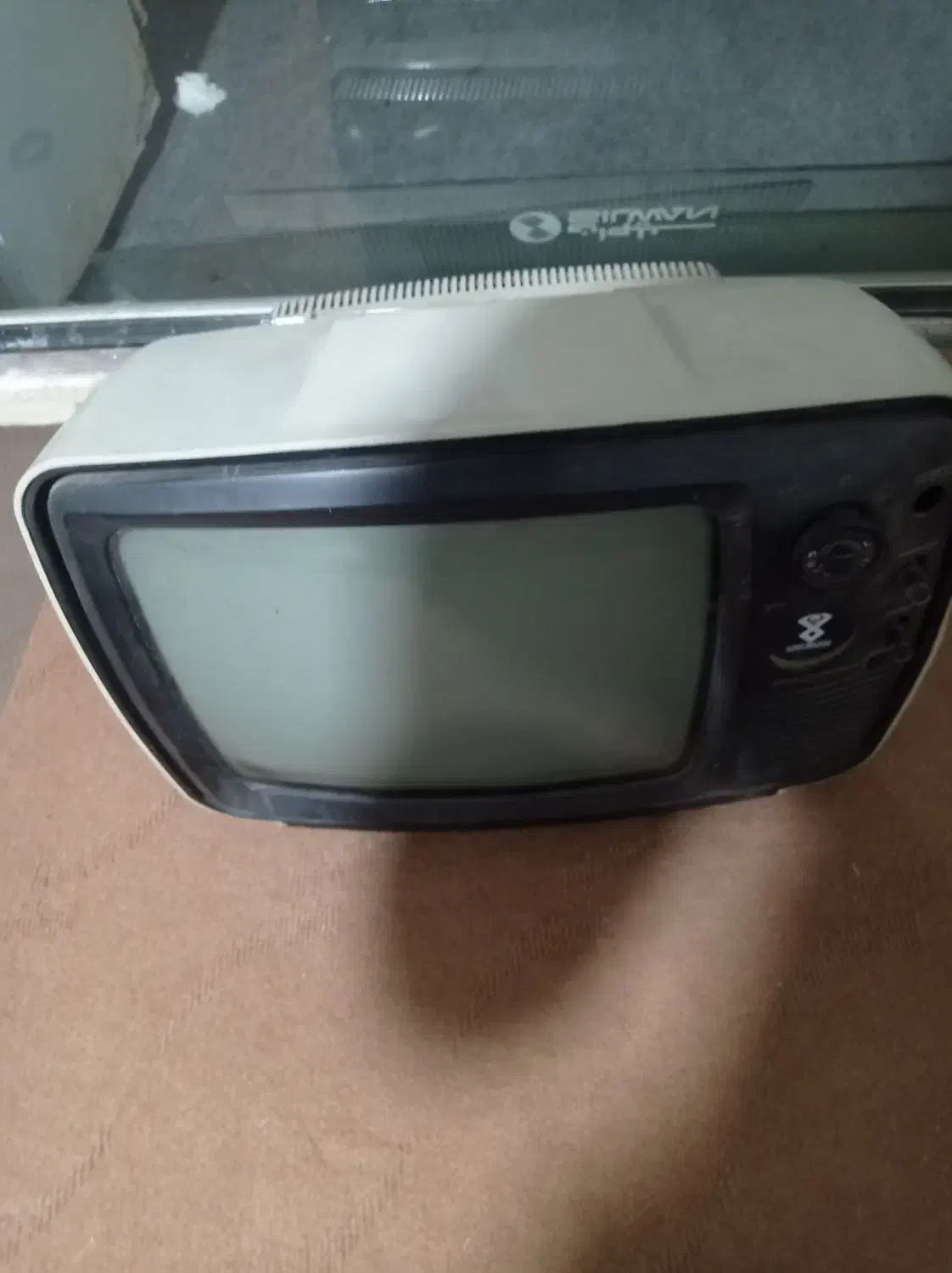 تلویزیون سیاه سفید|تلویزیون و پروژکتور|خوی, |دیوار