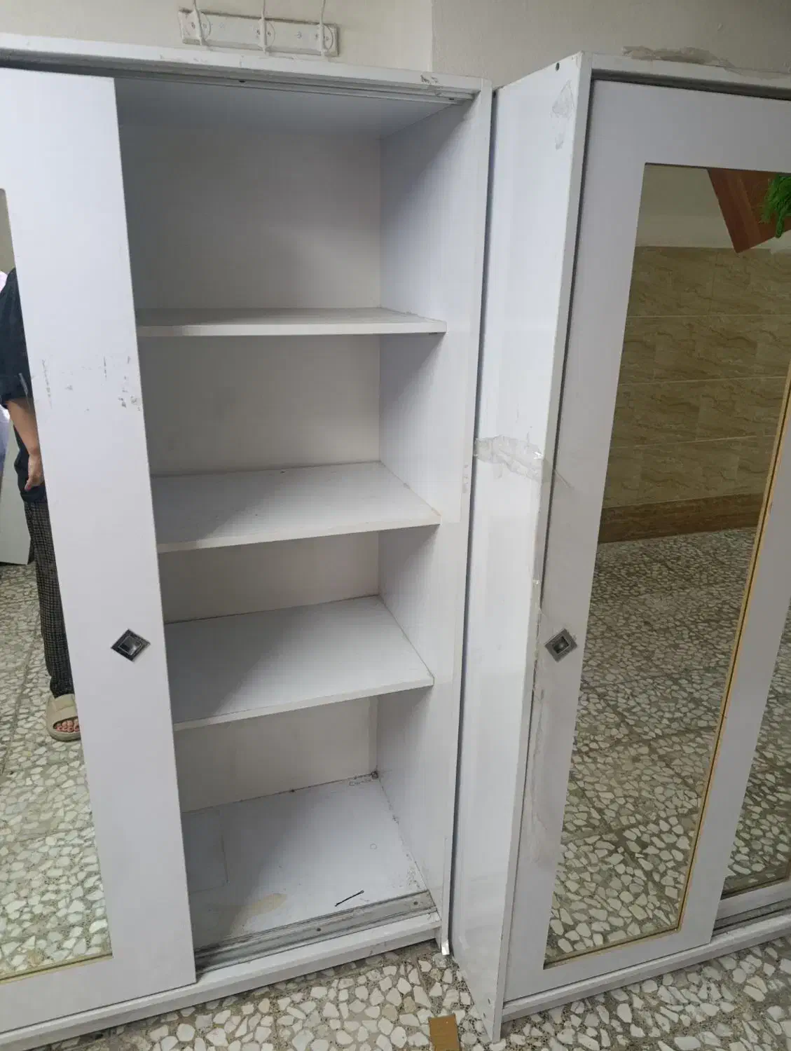 کمد جادار کشویی|مبلمان خانگی و میز عسلی|رشت, نظری|دیوار