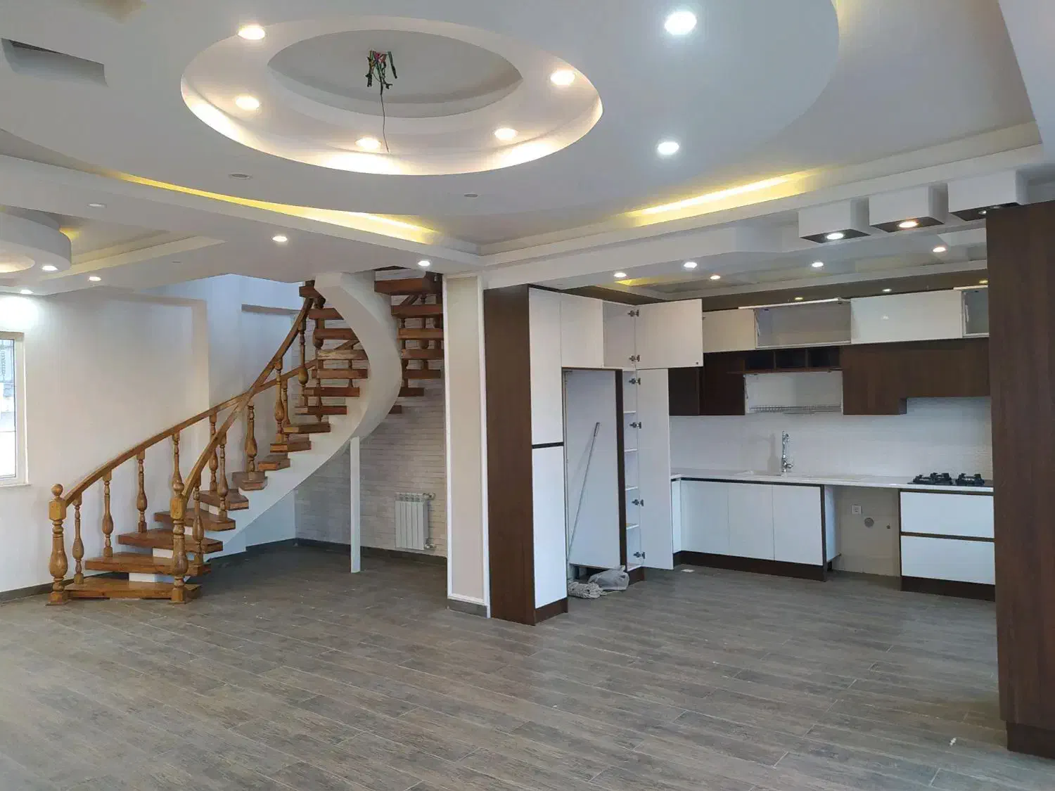 ویلایی نوساز و سند شهری در خیابان شهدا|فروش خانه و ویلا|رودسر, |دیوار