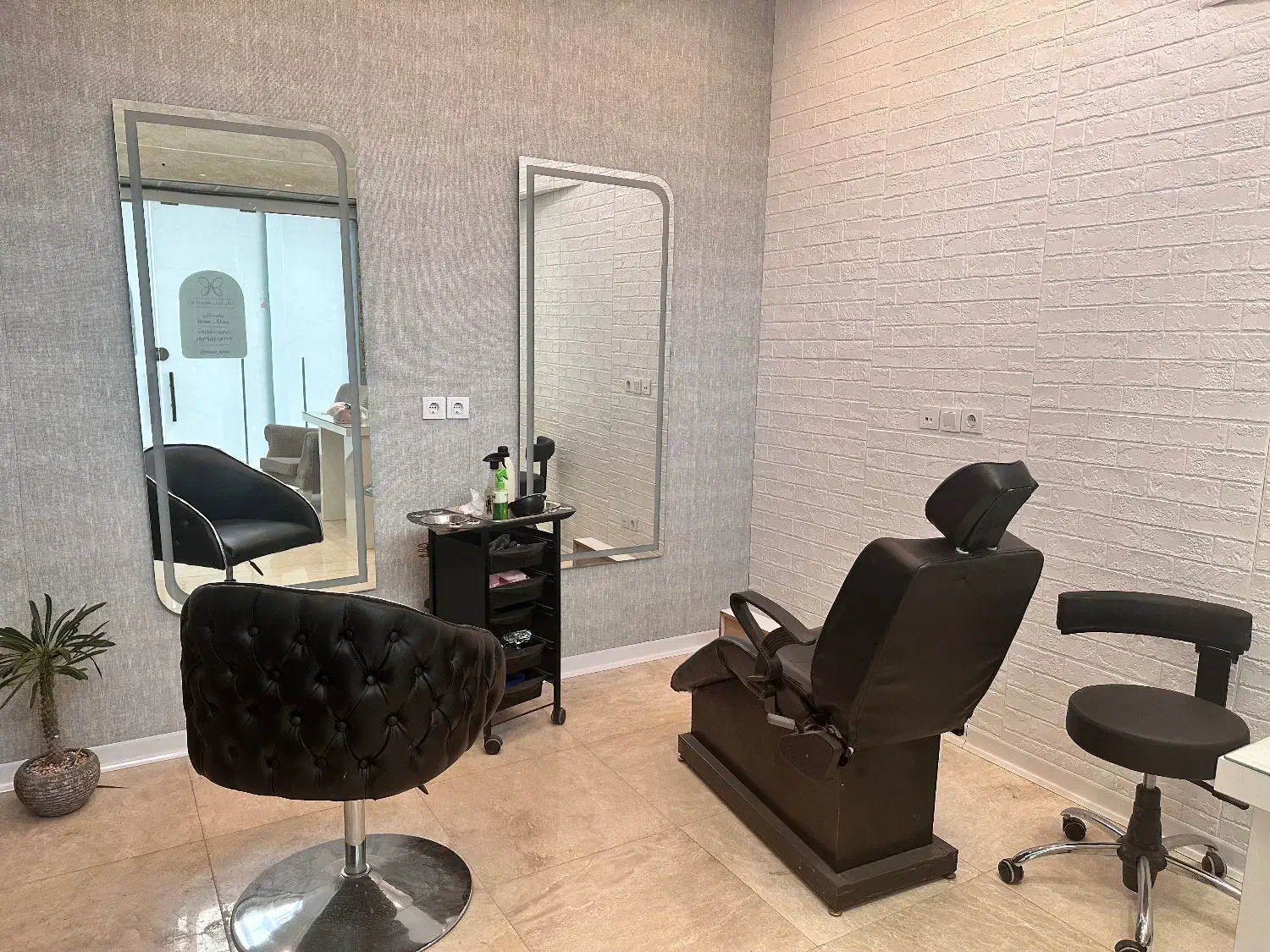 اجاره سالن زیبایی با وسایل|اجارهٔ مغازه و غرفه|کرج, ساماندهی|دیوار