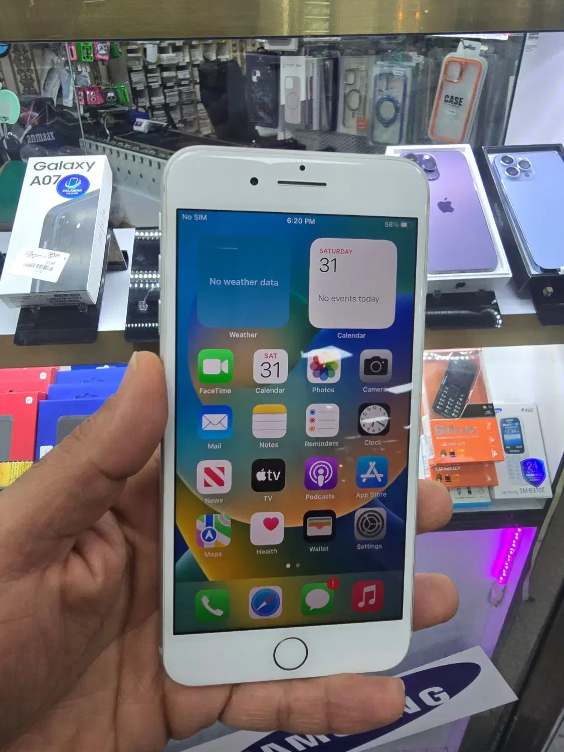 ۸ پلاس . ۶۴ گیگ|موبایل|تبریز, |دیوار