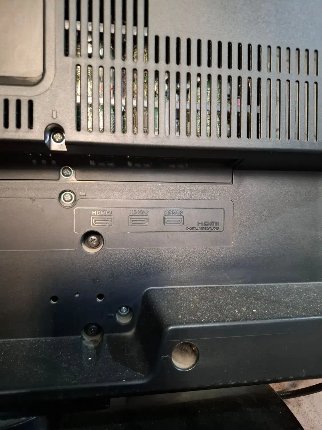 تلوزیون JVC 32|تلویزیون و پروژکتور|صدرا-فارس, فاز ۱|دیوار