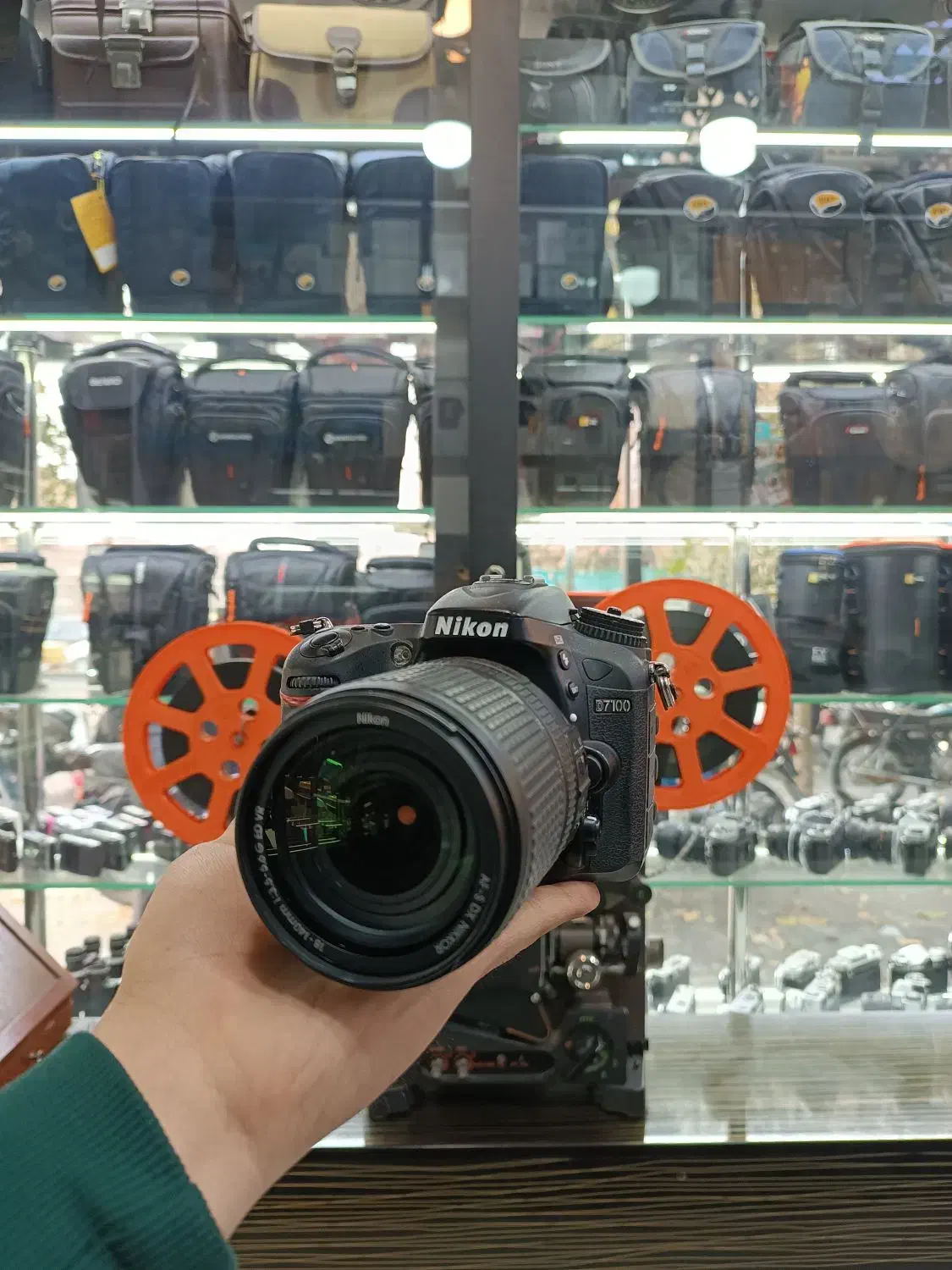 Nikon 7100 lens 18-140|دوربین عکاسی و فیلم‌برداری|تهران, پامنار|دیوار