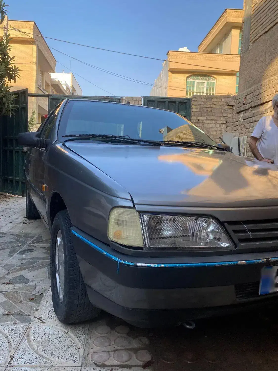 پژو۴۰۵ مدل۹۱|خودرو سواری و وانت|شیراز, شهرک گلستان|دیوار