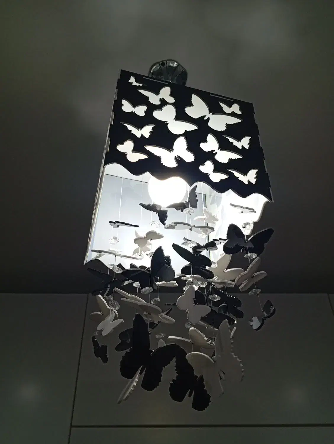 لوستر فانتزی طرح پروانه|لوستر و چراغ آویز|اسلام‌شهر, شهرک قائمیه|دیوار