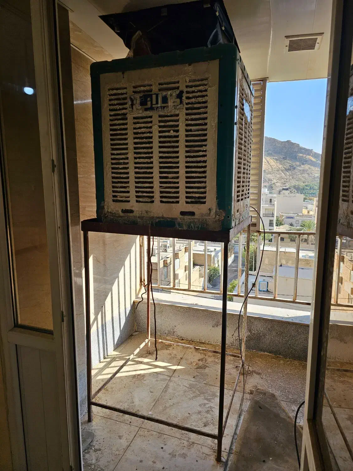 کولر آبی همراه با پایه آهنی|کولر آبی|شیراز, کوی فرهنگیان|دیوار