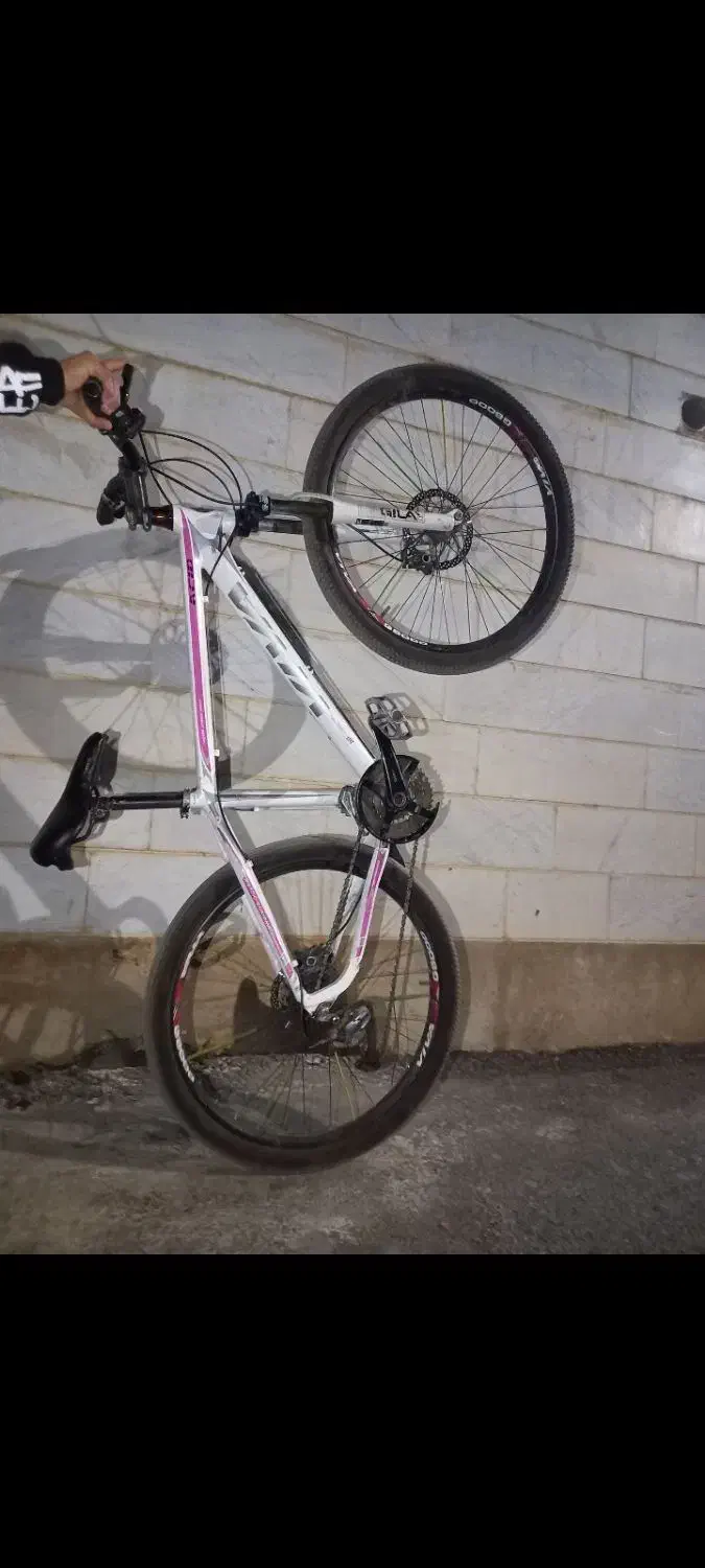 دوچرخه ویوا ترمز هیدرولیک سالم|دوچرخه، اسکیت، اسکوتر|خمین, |دیوار