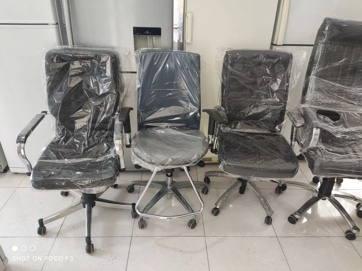 صندلی چرخدار مدیریتی اپن انتظار میز درحد نو استوک|صندلی و نیمکت|جهرم, |دیوار