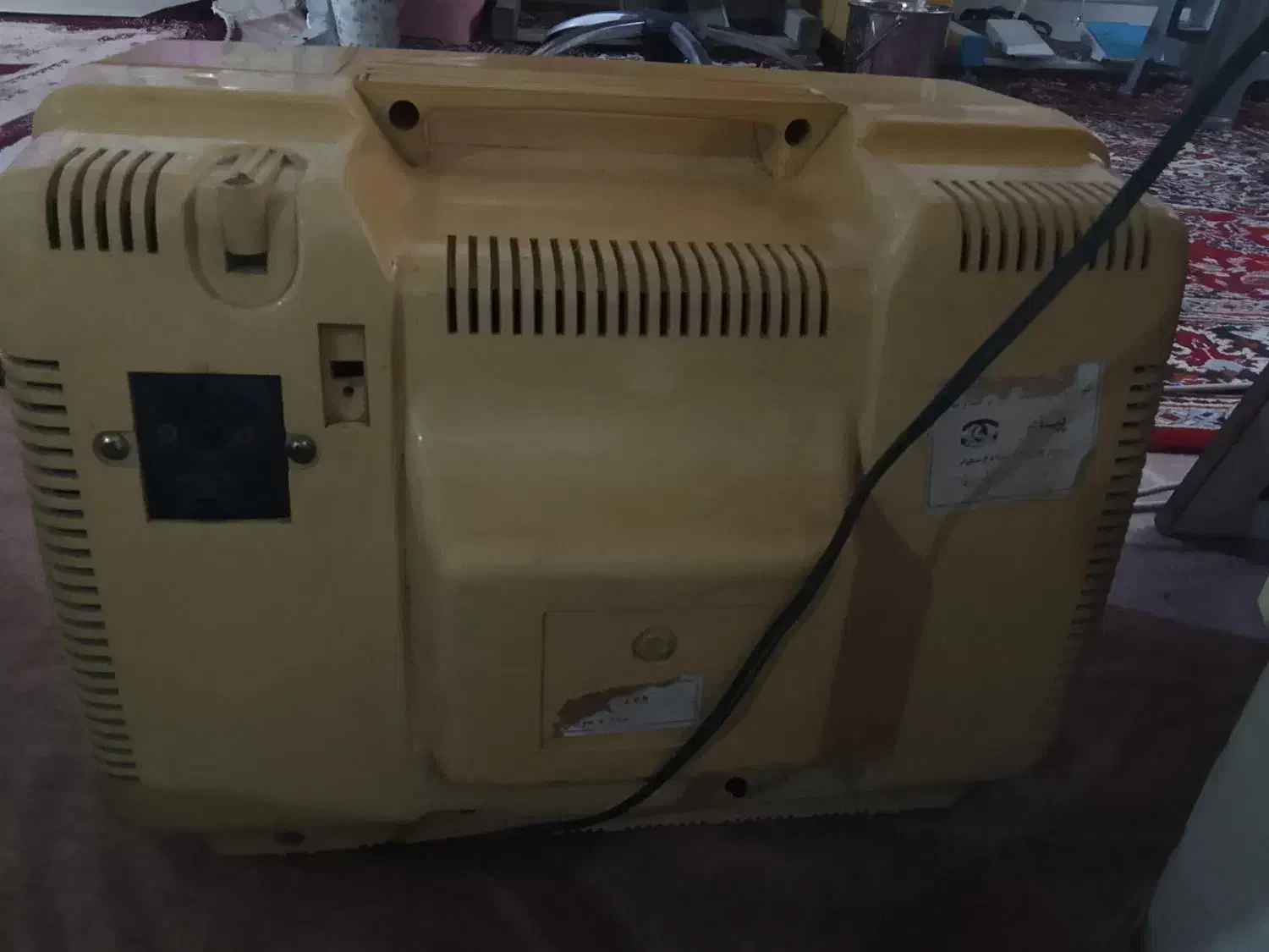 تلویزیون سیاه سفید پیام|کلکسیون اشیاء عتیقه|لنگرود, |دیوار