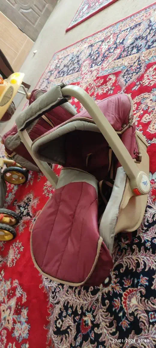 لوازم بچه نو سالم عالی|کالسکه و لوازم جانبی|شیراز, گویم|دیوار