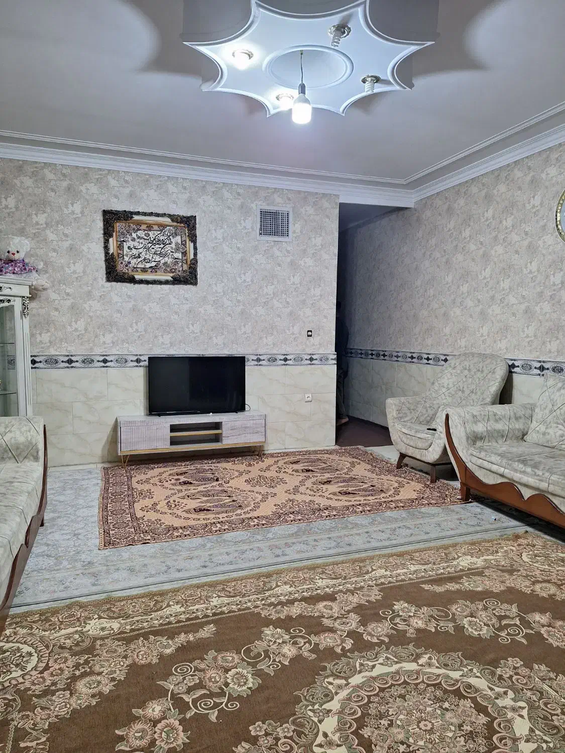 طبقه دوم/۸۰ متر ویلای/واقع در شهرک امام حسن|اجارهٔ خانه و ویلا|قرچک, زیبا شهر|دیوار