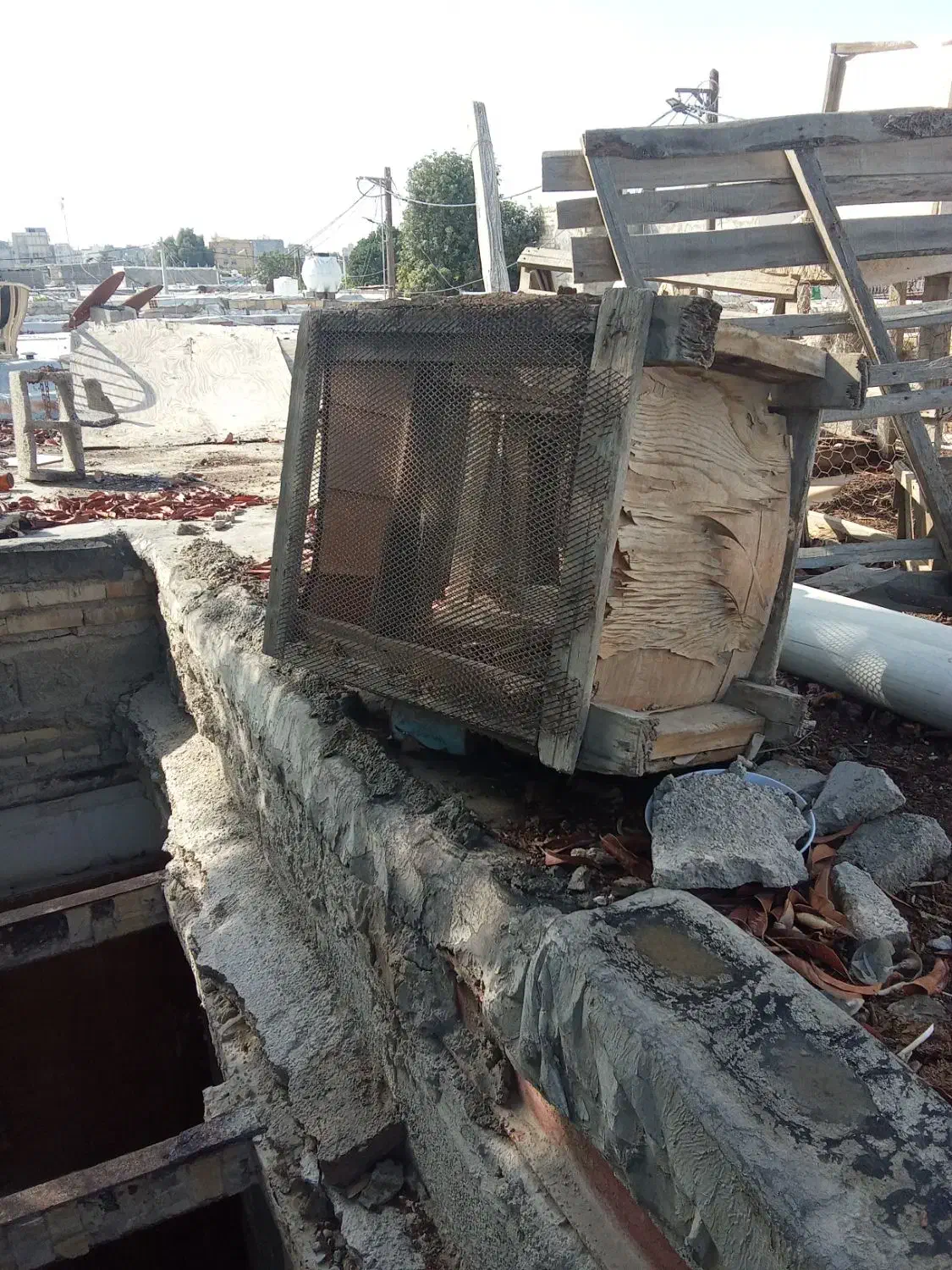 یک قفس چوبی بزرگ سالم چندتاجفکن بایددستی|لوازم جانبی حیوانات|بندرعباس, |دیوار