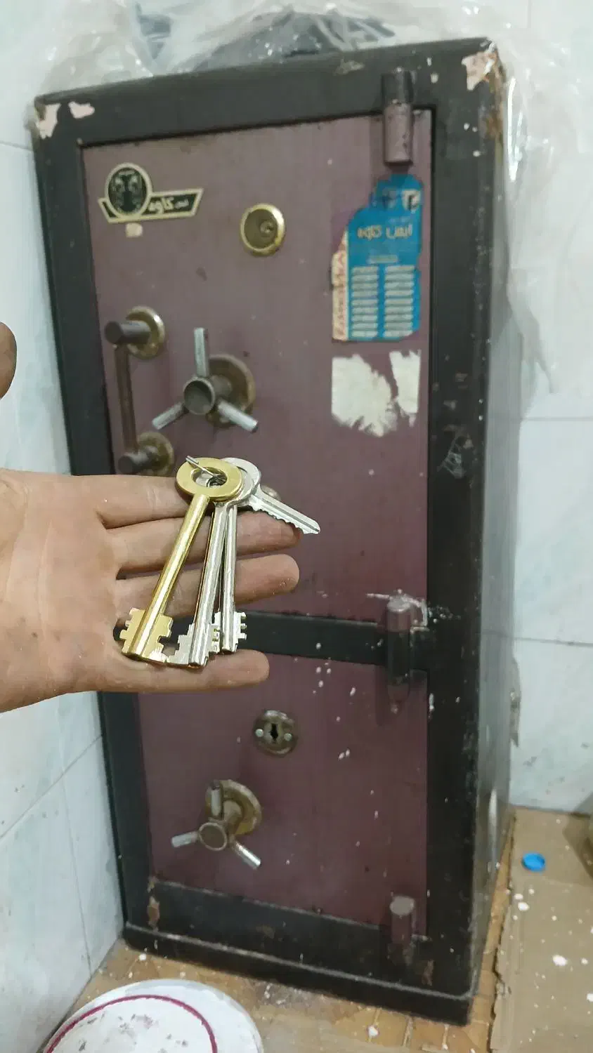 کلیدسازی شبانه روزی|خدمات پیشه و مهارت|لاهیجان, کاروانسرابر|دیوار