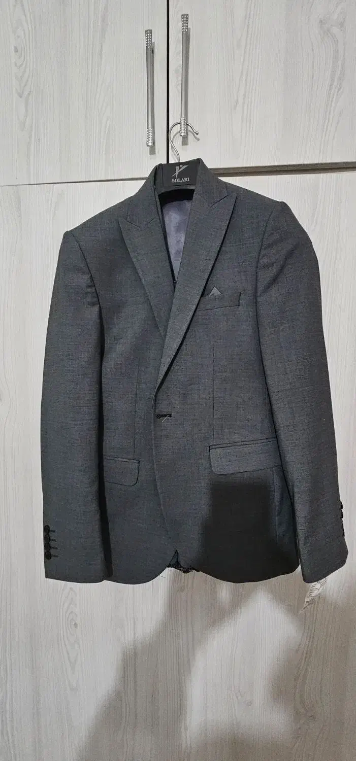 کت و شلوار|لباس|سلماس, |دیوار