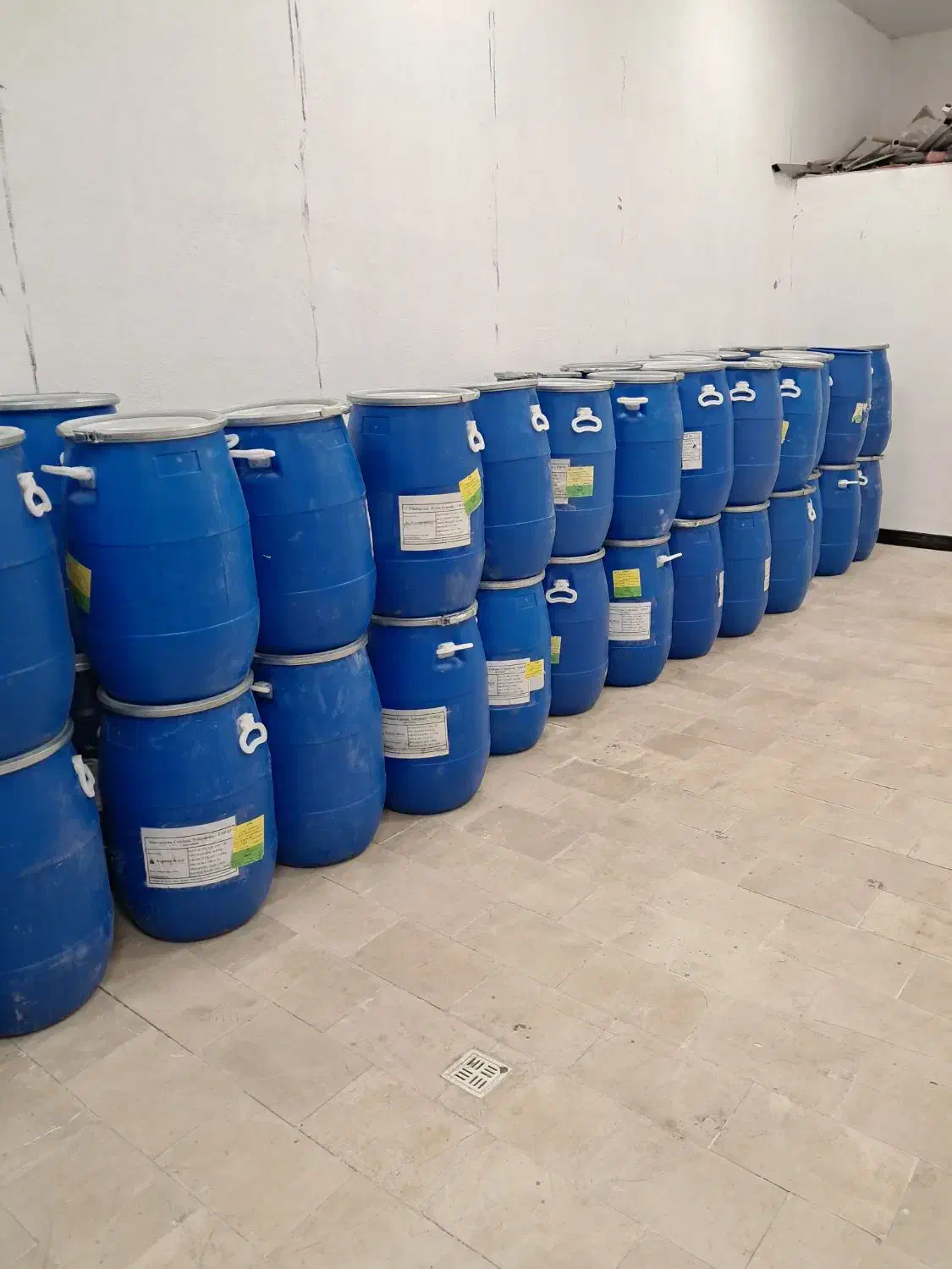 سلام  ۶۰عدد بشکه ۶۰ کیلو ی سالم در حد نونو|ظروف نگهدارنده، پلاستیکی، یک‌بارمصرف|احمدسرگوراب, |دیوار