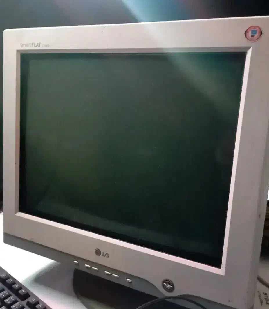 یک دستگاه مانیتور  ال جی اسمارت صفحه تخت|قطعات و لوازم جانبی رایانه|ارومیه, |دیوار