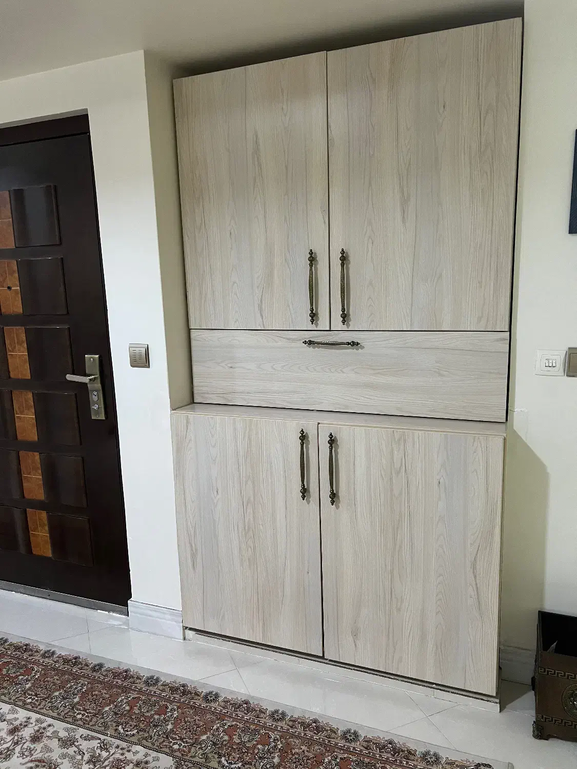 کابینت های گلس|مصالح و تجهیزات ساختمان|قم, شهرک قدس|دیوار