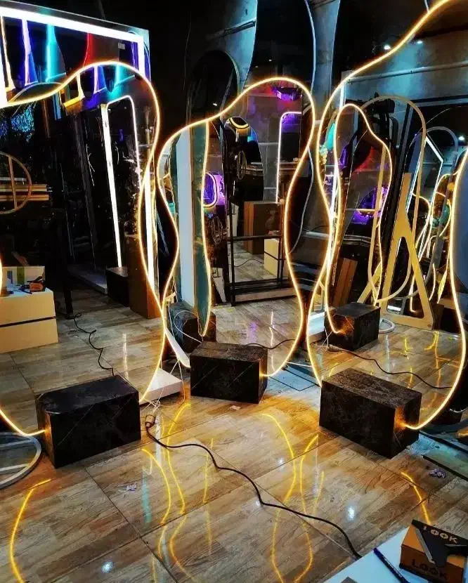 آینه نئونی رنگ بندی مختلف موجود|آینه|نیشابور, شهرک فرهنگیان|دیوار