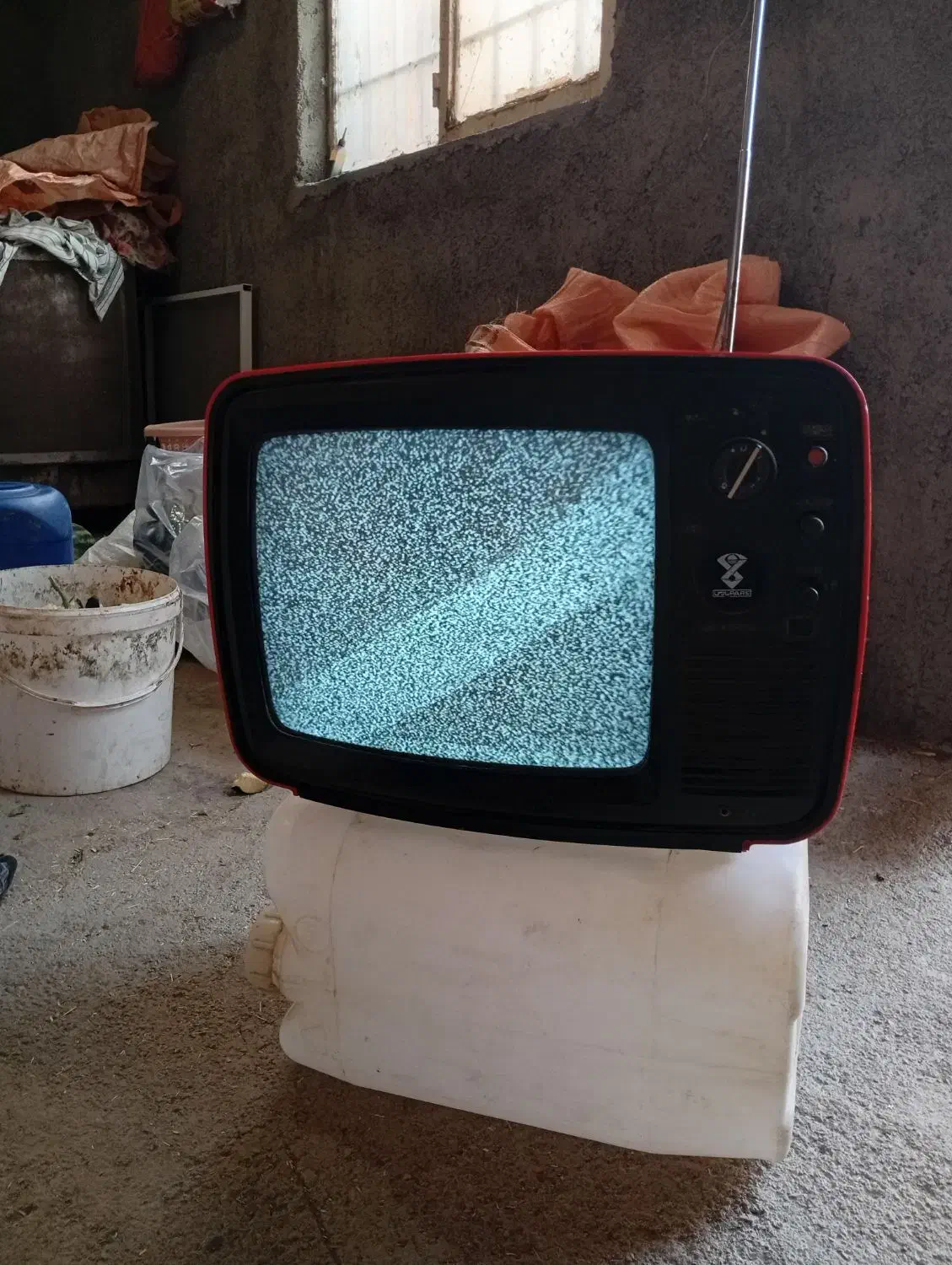 تلویزیون رنگی|تلویزیون و پروژکتور|نیشابور, تختی|دیوار