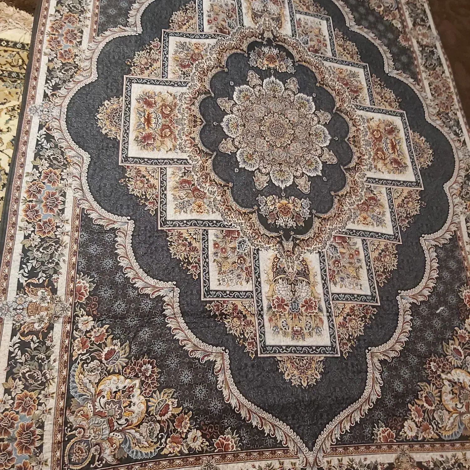 فرش دسگاهی|پادری|شوشتر, |دیوار