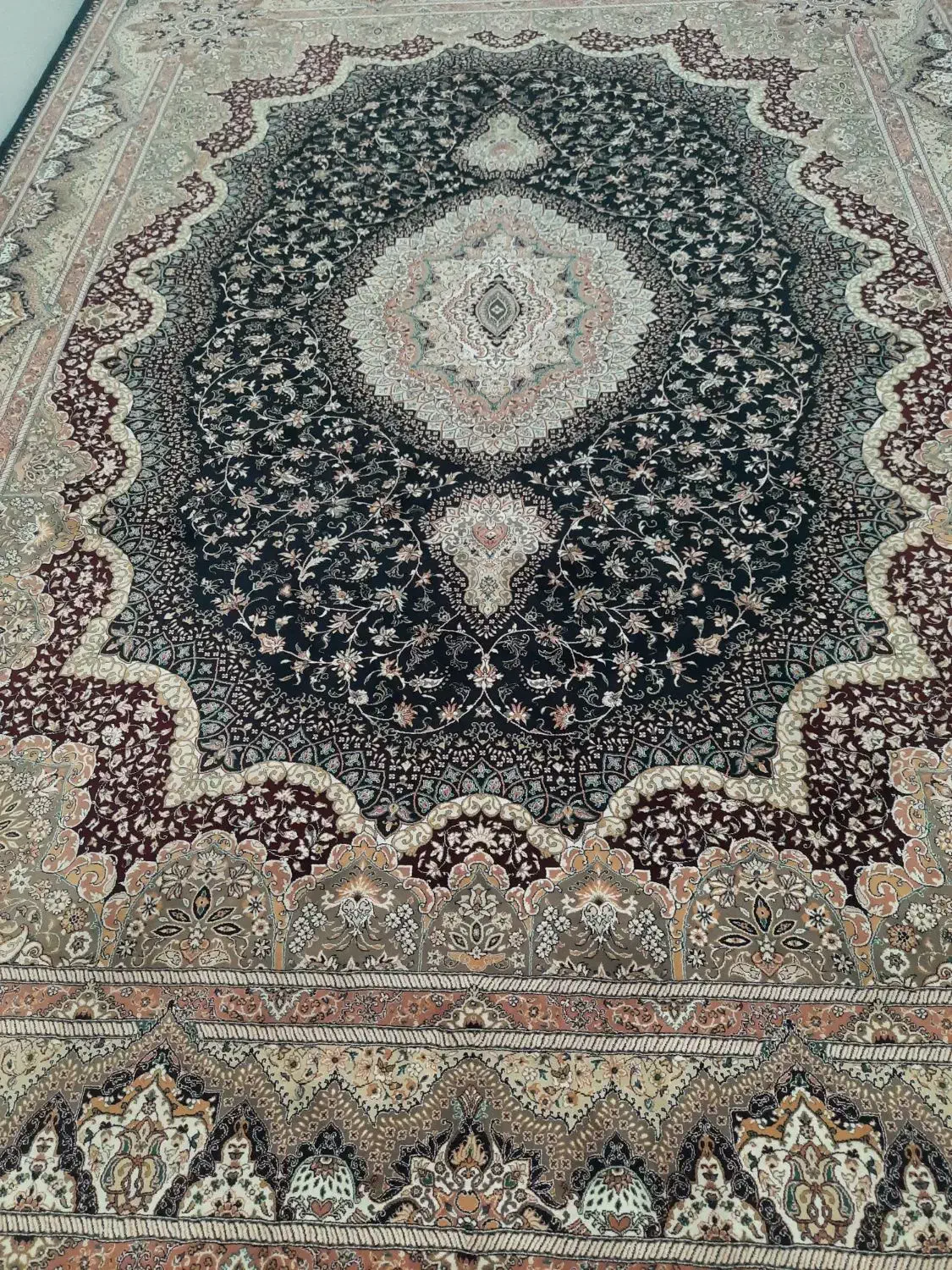 فرش ۱۲متری پردیسان دلیجان ۷۰۰شانه پانخورده|فرش|اهواز, کیان اباد|دیوار