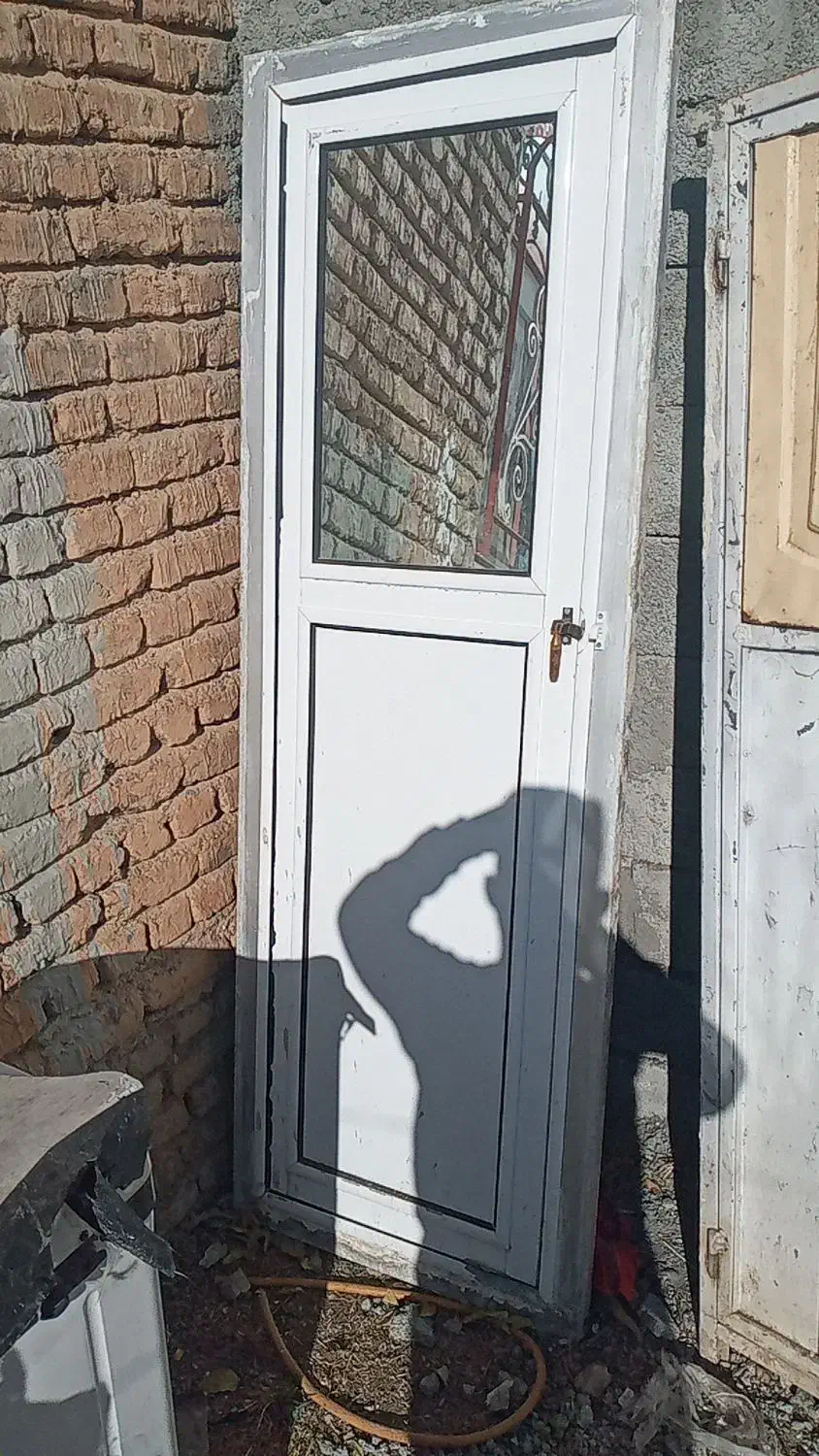 چهار عدد پنجر بزرگ و یک عدد درب حمام|حراج|سیلوانه, |دیوار