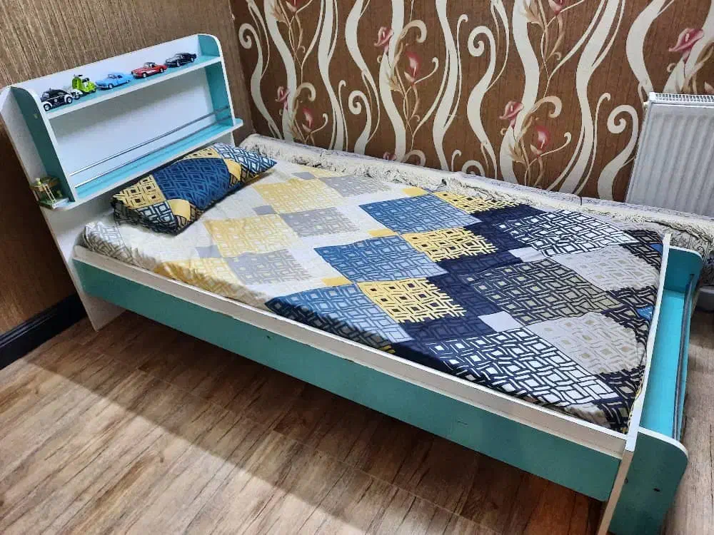 تخت نوجوان با تشک|تخت و سرویس خواب|اصفهان, سرچشمه|دیوار