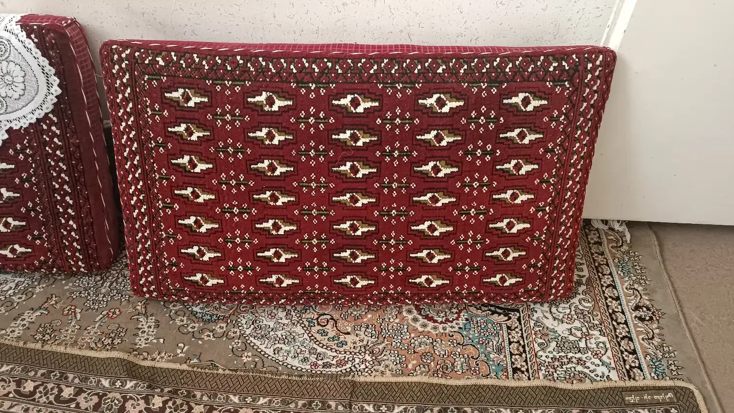 دوجفت پشتی ترکمن|پشتی|کاشان, خرمدشت|دیوار