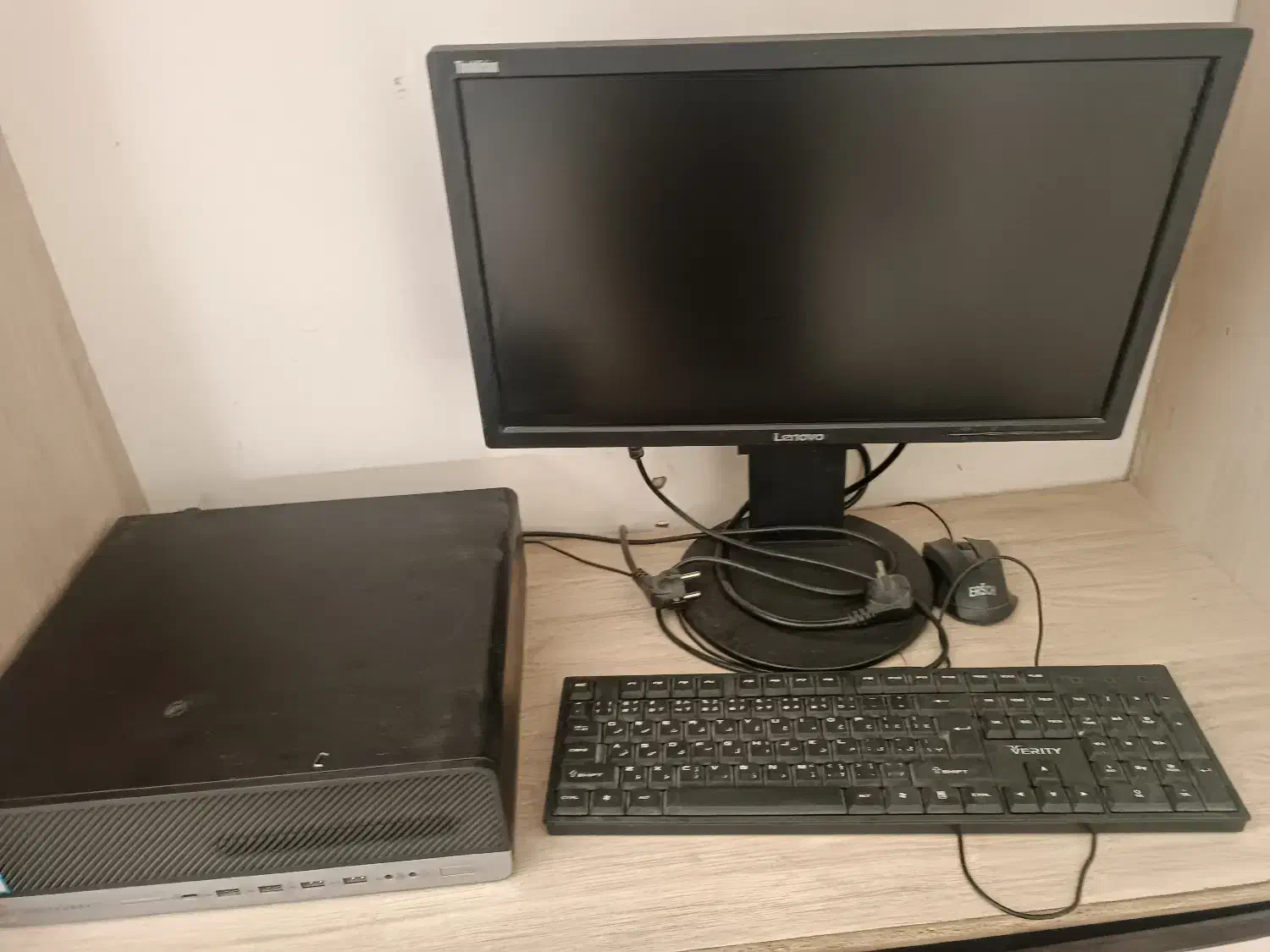 کامپیوتر|رایانه رومیزی|برخوار, |دیوار