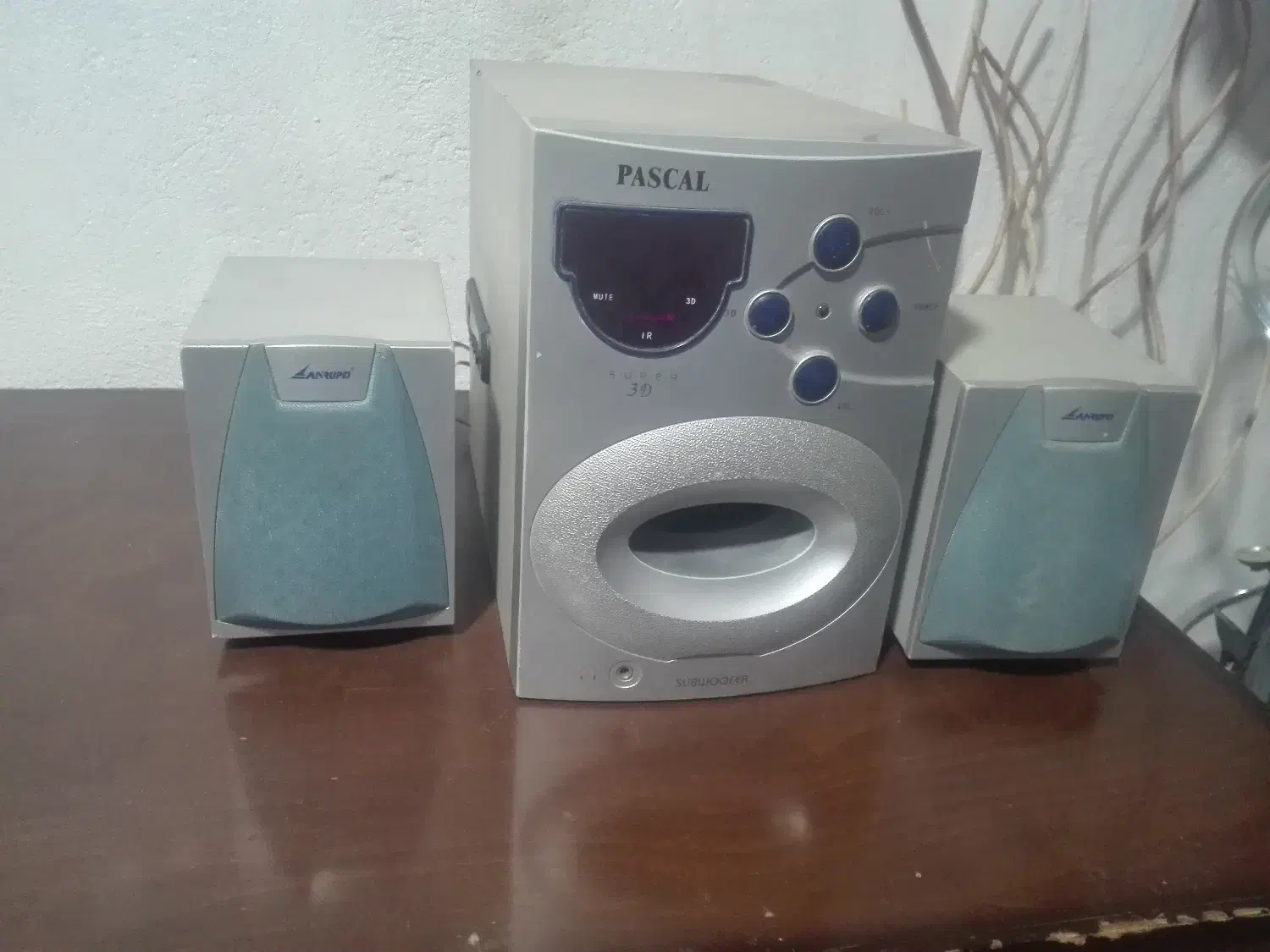 اسپیکر سه تیکه فلش و بلوتوث|سیستم صوتی خانگی|نیشابور, شهید بهشتی|دیوار