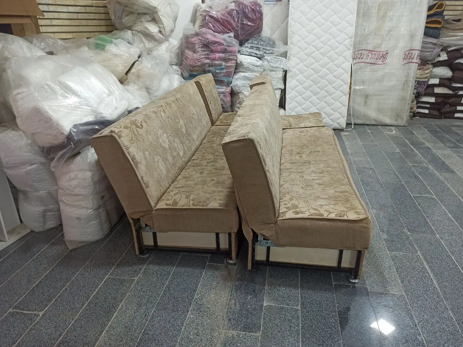 مبل 8نفره تختخواب شو|مبلمان خانگی و میز عسلی|بوکان, |دیوار