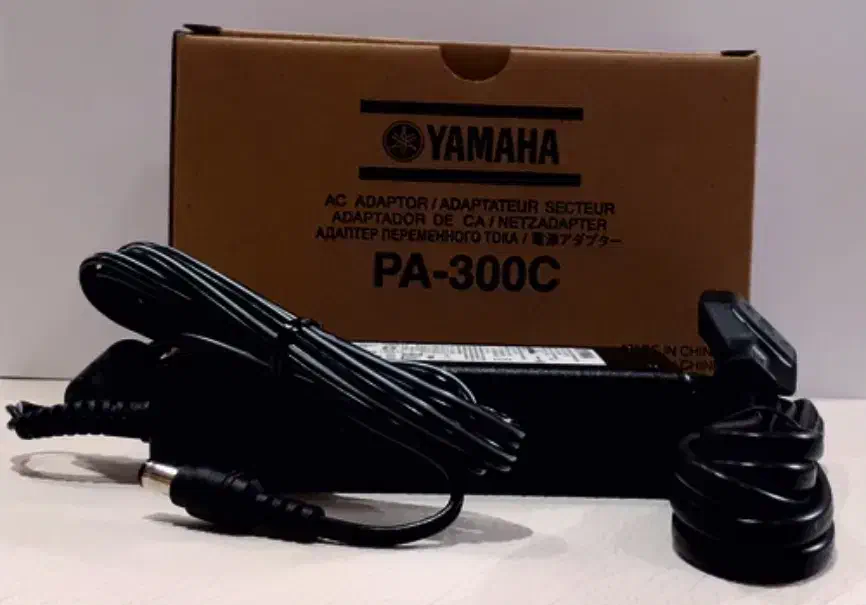 آدابتور پیانو یاماها اصلی PA300C اورجینال|پیانو، کیبورد، آکاردئون|اصفهان, سعادتآباد|دیوار