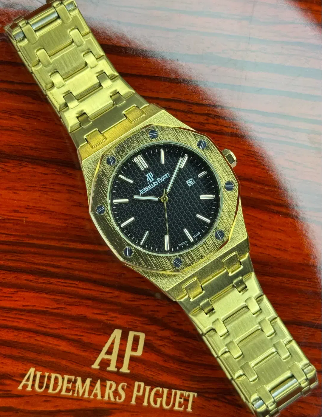 ساعت مچی|ساعت|شیراز, آزادگان|دیوار