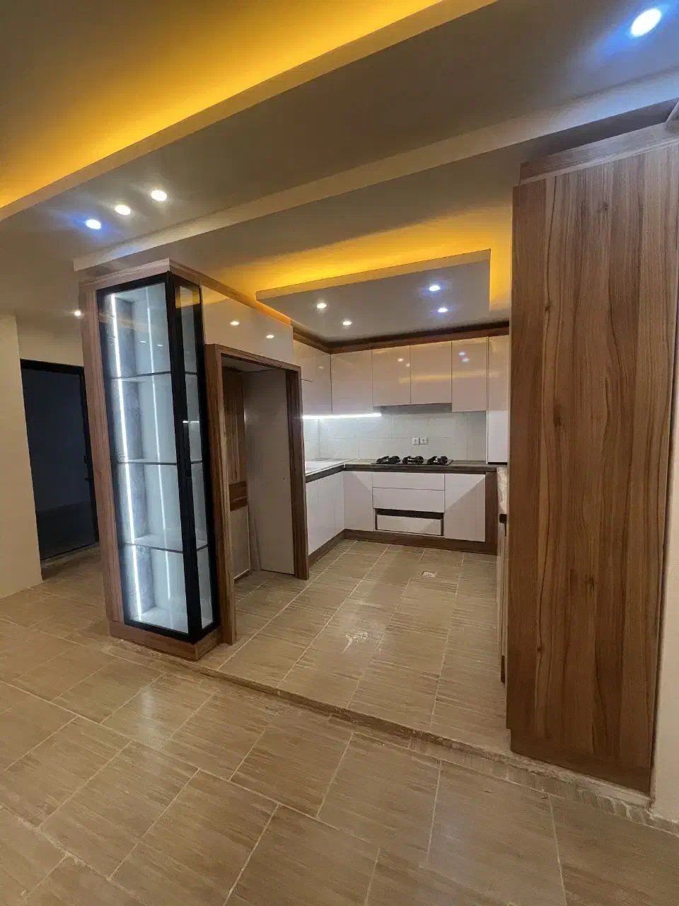 کلیدنخورده فول درجه۱ پارکینگ دلباز و خوش نقشه|فروش آپارتمان|هشتگرد, فاز ۷ مهستان|دیوار