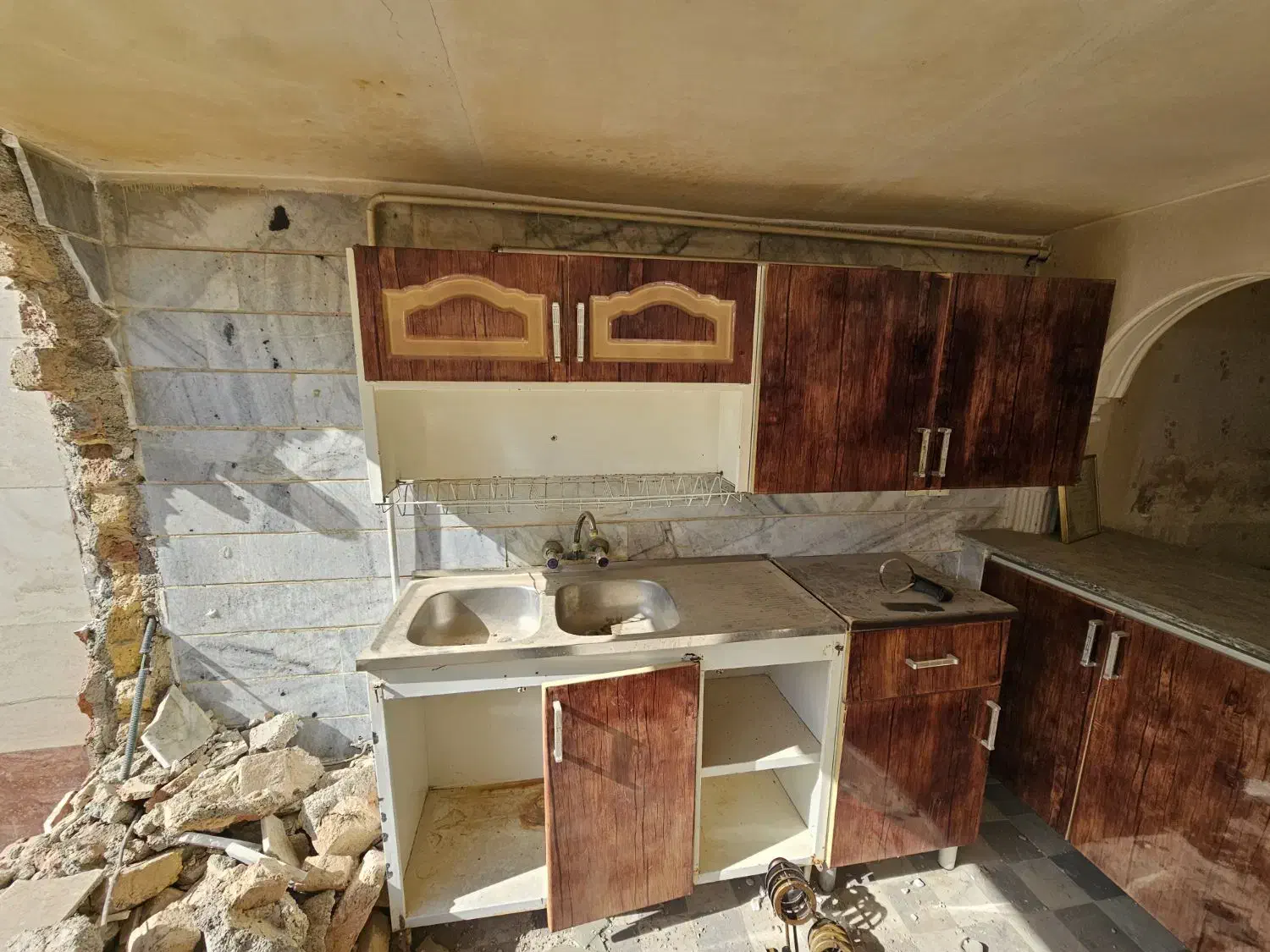 کابینت|مصالح و تجهیزات ساختمان|آبیک, |دیوار