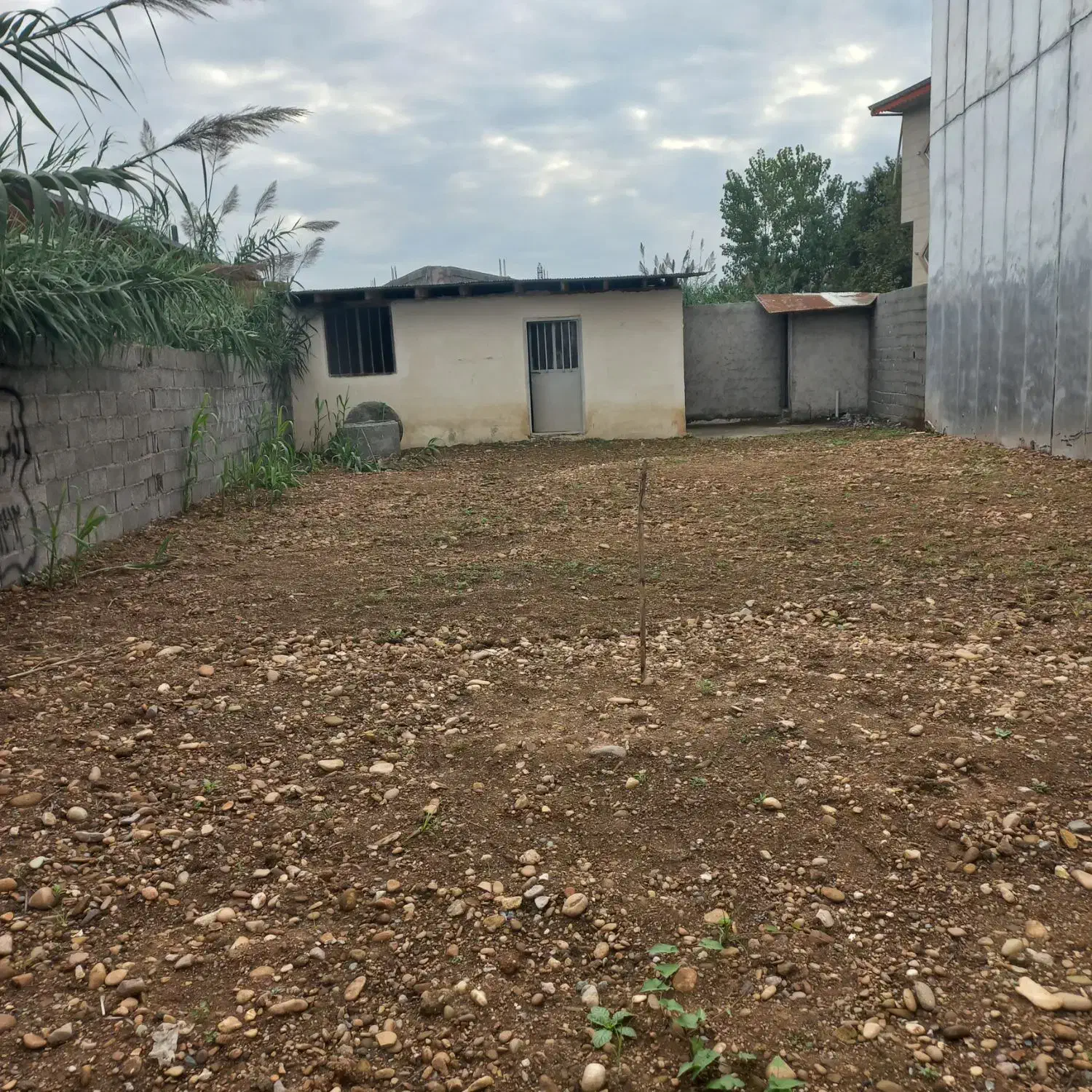 اجاره گاراژ۲۰۰متری بلواراطلاعات|اجارهٔ مغازه و غرفه|رشت, کوی امام رضا|دیوار