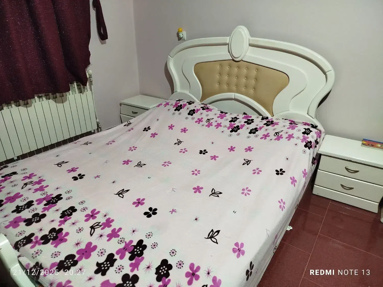 تخت دونفره و میز آرایشی|تخت و سرویس خواب|گرگان, |دیوار