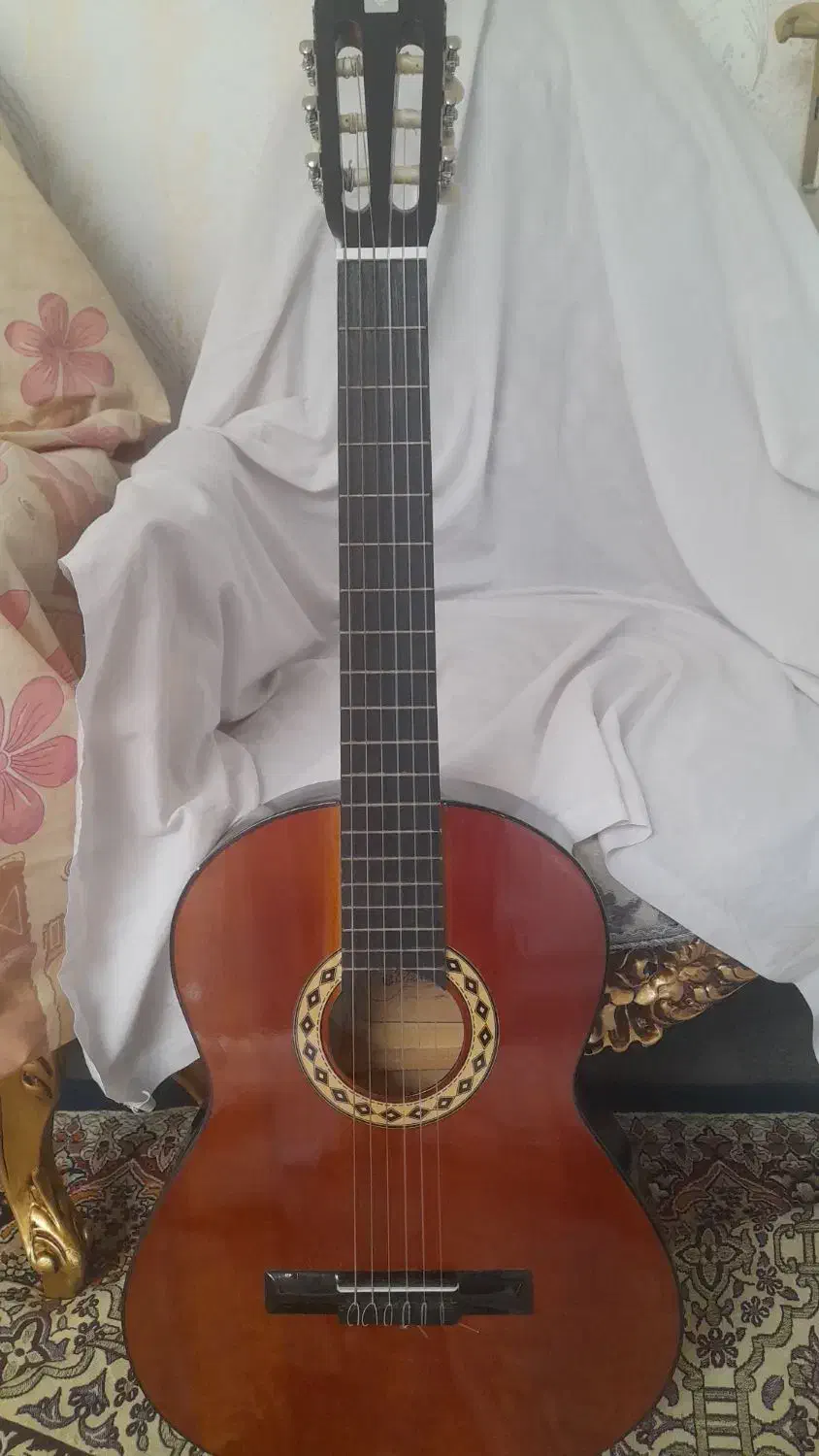 گیتار دیاموند|گیتار، بیس، امپلیفایر|همدان, |دیوار