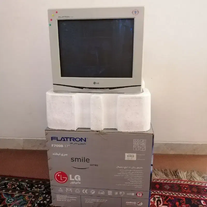مانیتور ال جی سری اسمایل|قطعات و لوازم جانبی رایانه|شیراز, معالی‌آباد|دیوار