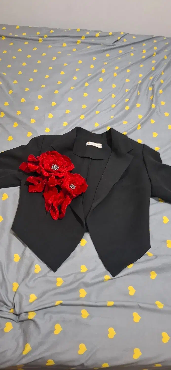 رز قرمز کریشه|لباس|خوی, |دیوار