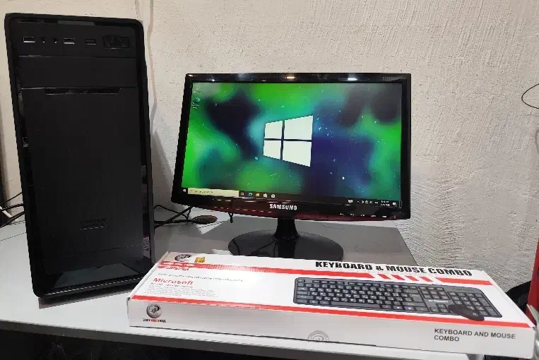 کامپیوتر به همراه مانیتور و موس کیبورد و SSD|رایانه رومیزی|تهران, میدان ولیعصر|دیوار